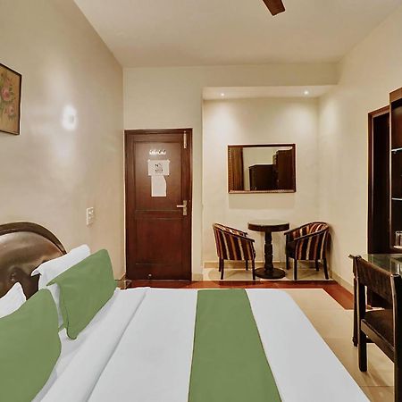 Hotel Fabexpress Lloyd House à New Delhi Extérieur photo