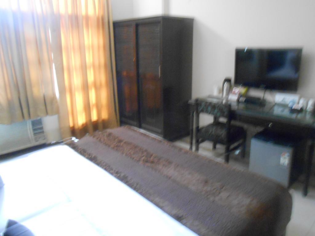 Hotel Fabexpress Lloyd House à New Delhi Extérieur photo